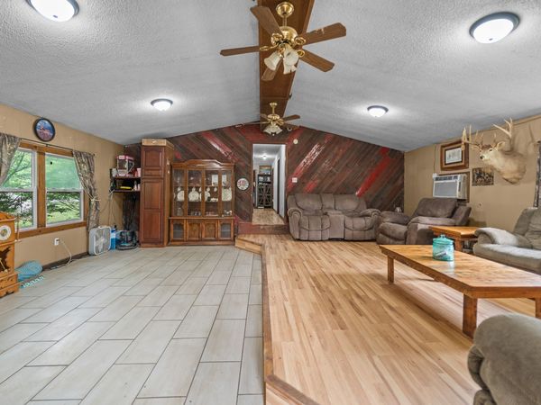 2532 Pacific Street, New Virginia, IA 50210