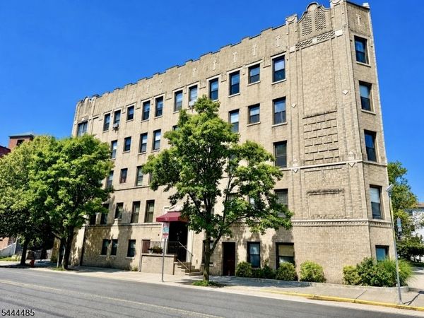 787 Summit Ave, Jersey, NJ 07307
