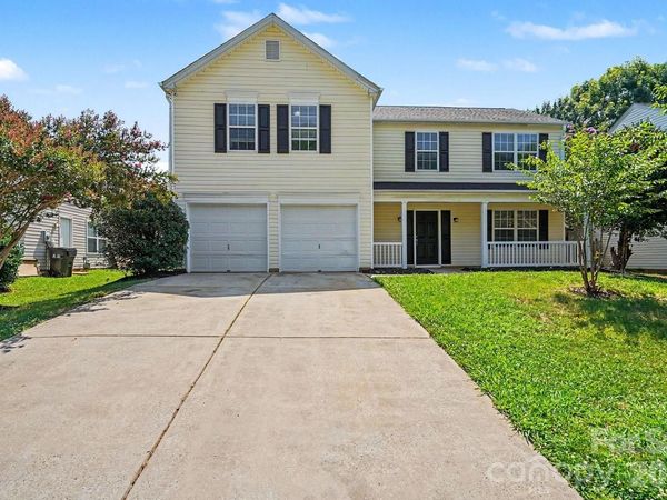 9828 Aventide Lane , Charlotte, NC 28215