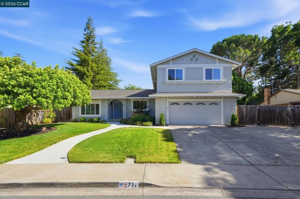 717 Bloching Cir, Clayton, CA 94517 Main Photo