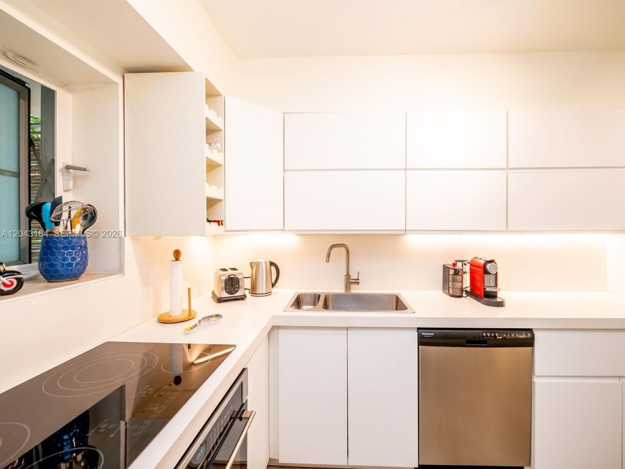 1127 S Meridian Ave , Unit 7-1127, Miami Beach, FL 33139 Photo
