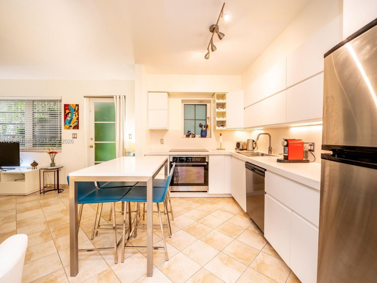 1127 S Meridian Ave , Unit 7-1127, Miami Beach, FL 33139 Photo