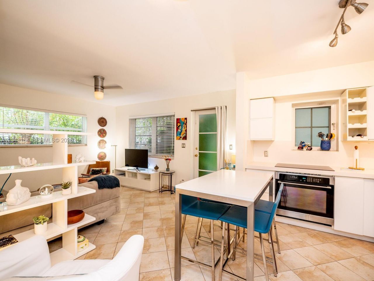 1127 S Meridian Ave , Unit 7-1127, Miami Beach, FL 33139 Photo