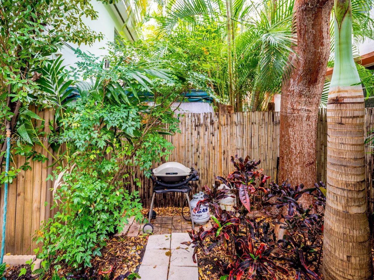1127 S Meridian Ave , Unit 7-1127, Miami Beach, FL 33139 Photo