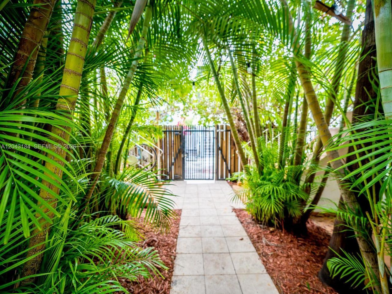 1127 S Meridian Ave , Unit 7-1127, Miami Beach, FL 33139 Photo