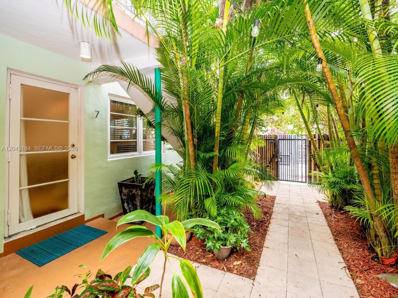 1127 S Meridian Ave , Unit 7-1127, Miami Beach, FL 33139 Photo