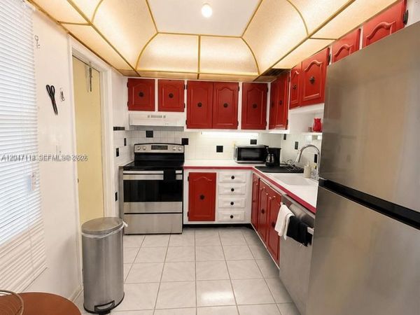 4140 NW 44th Ave , Unit 305, Lauderdale Lakes, FL 33319