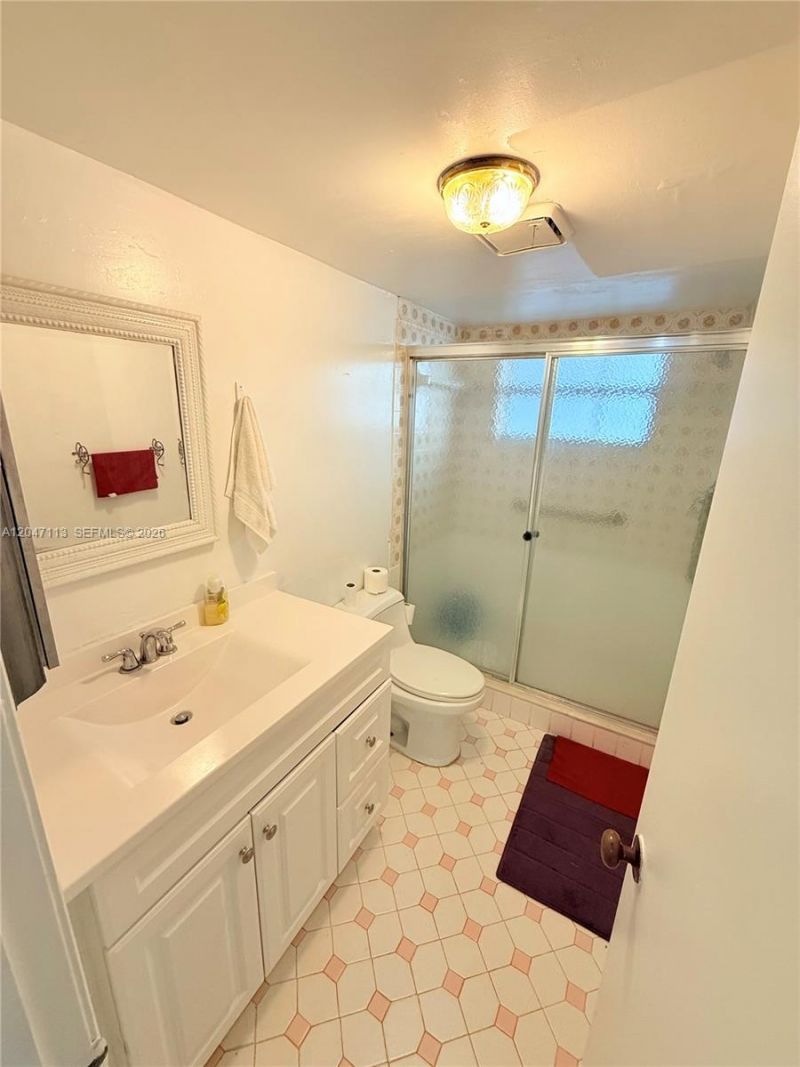 4140 NW 44th Ave , Unit 305, Lauderdale Lakes, FL 33319 Photo