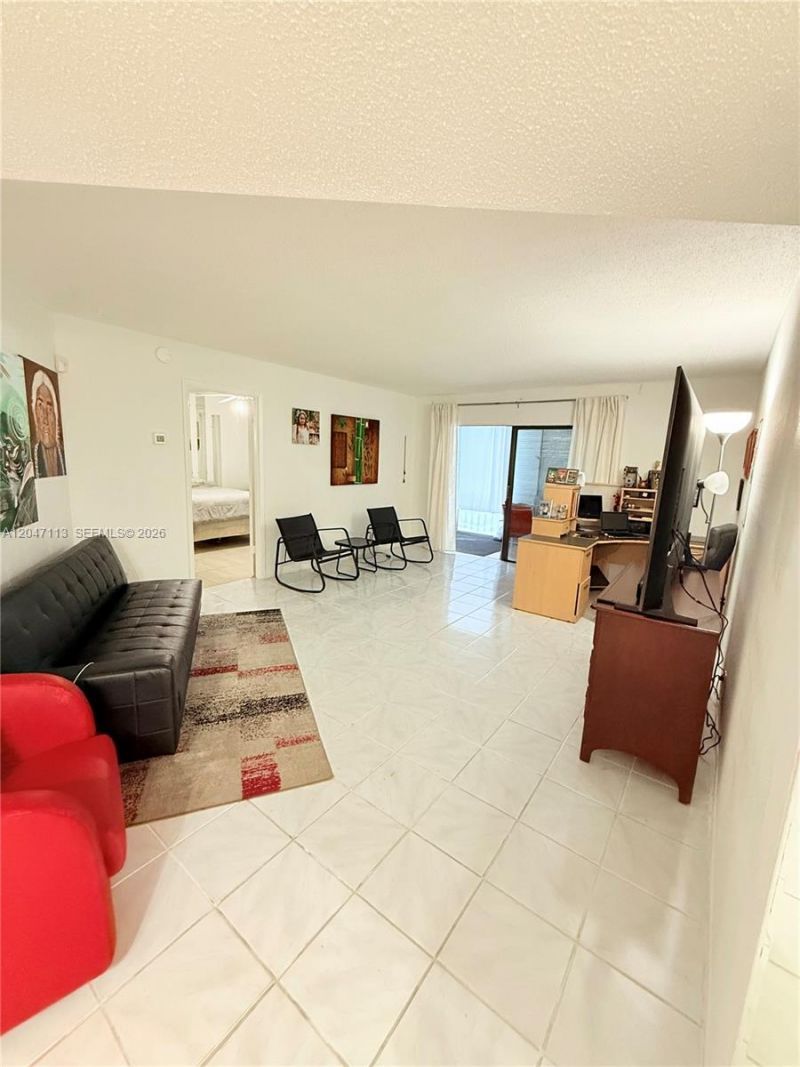4140 NW 44th Ave , Unit 305, Lauderdale Lakes, FL 33319 Photo