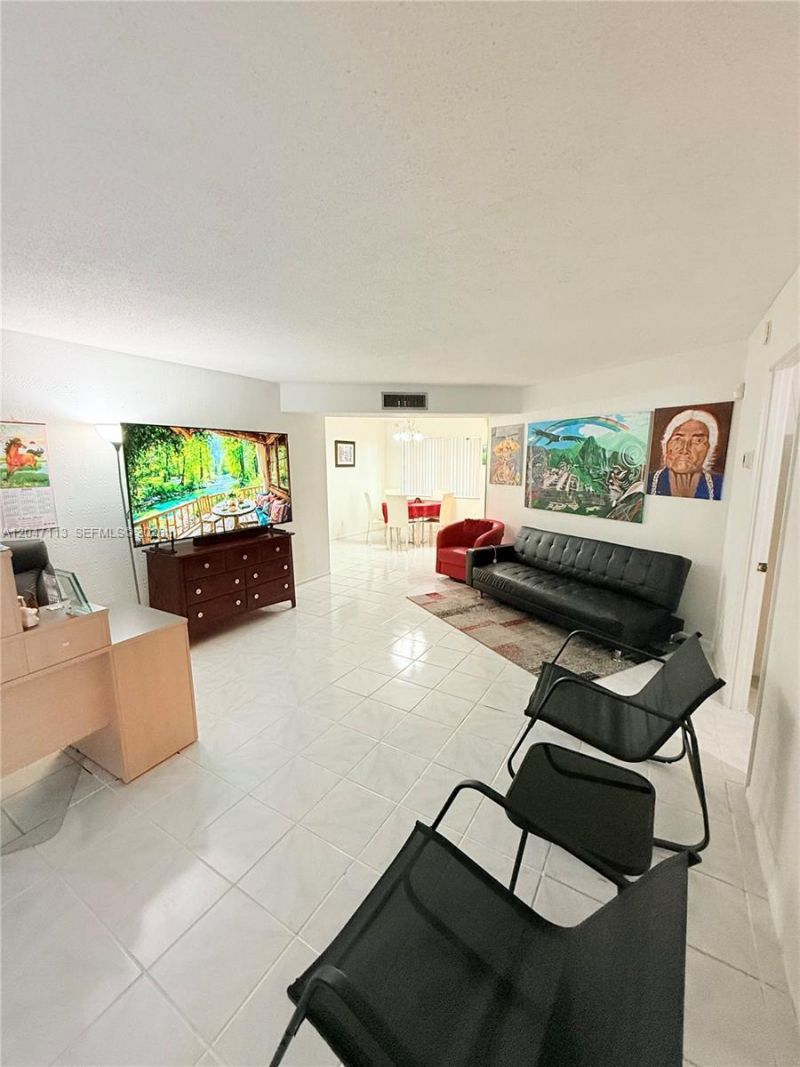 4140 NW 44th Ave , Unit 305, Lauderdale Lakes, FL 33319 Photo