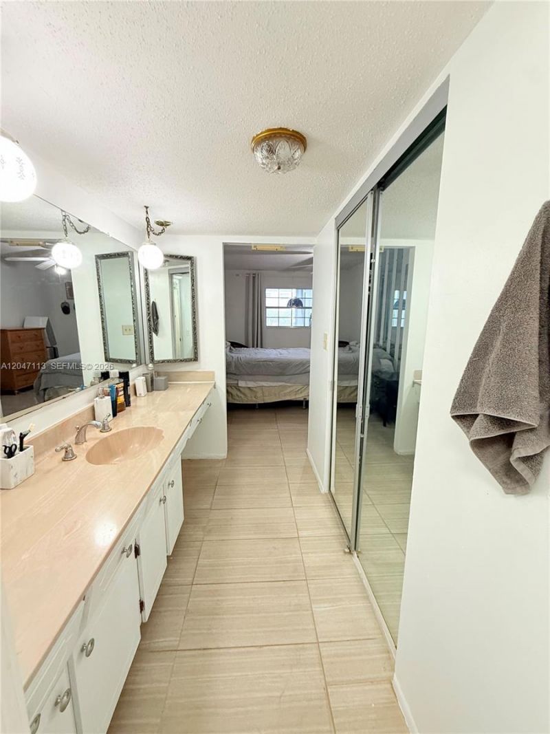 4140 NW 44th Ave , Unit 305, Lauderdale Lakes, FL 33319 Photo
