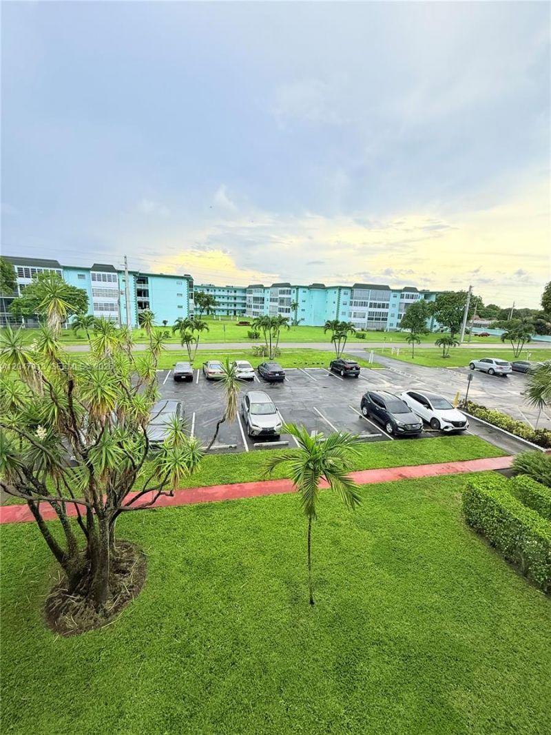 4140 NW 44th Ave , Unit 305, Lauderdale Lakes, FL 33319 Photo