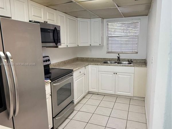 9367 Fontainebleau Blvd, Unit G201, Miami, FL 33172