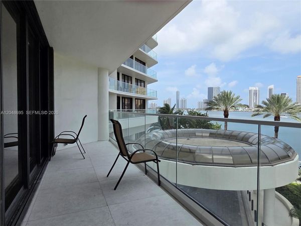 2800 Island Blvd , Unit 302, Aventura, FL 33160
