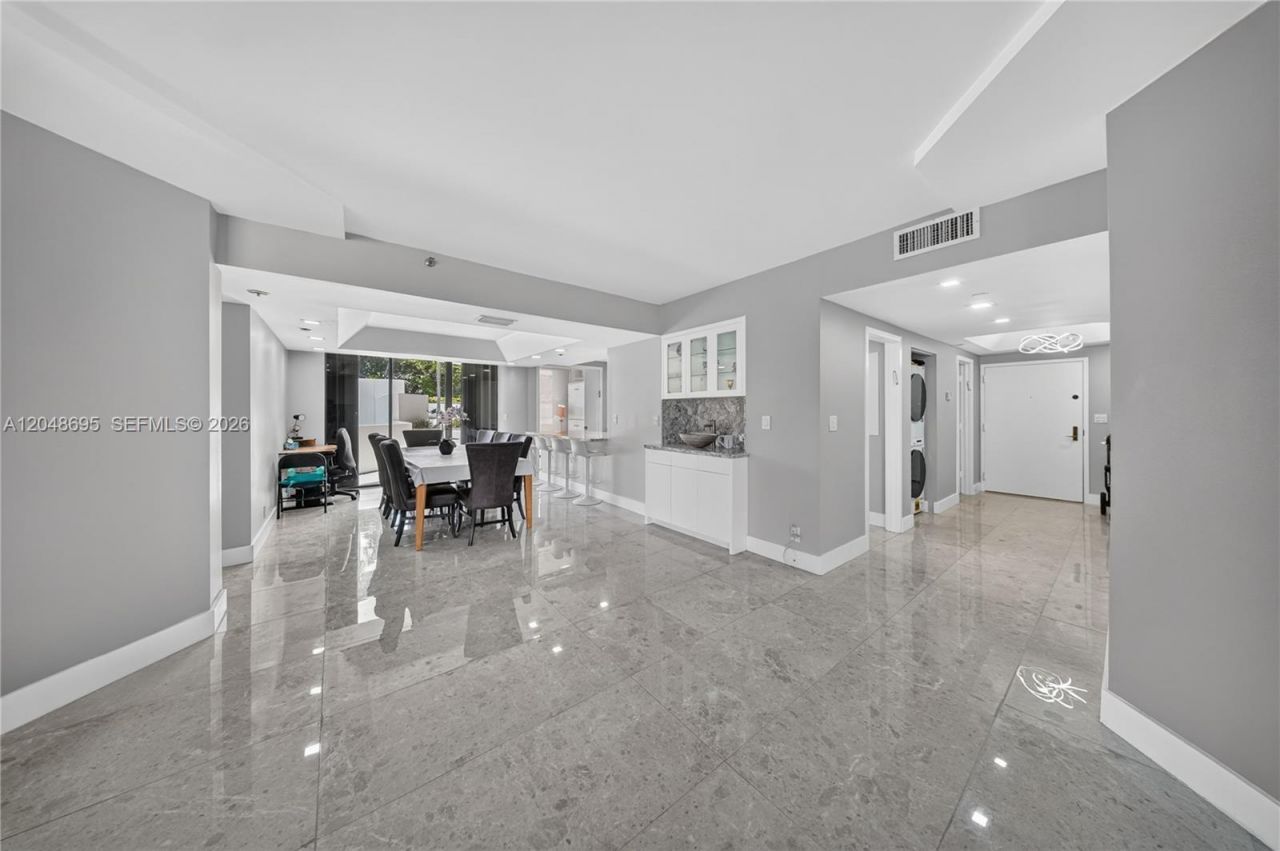 2800 Island Blvd, Unit 302, Aventura, FL 33160 Photo
