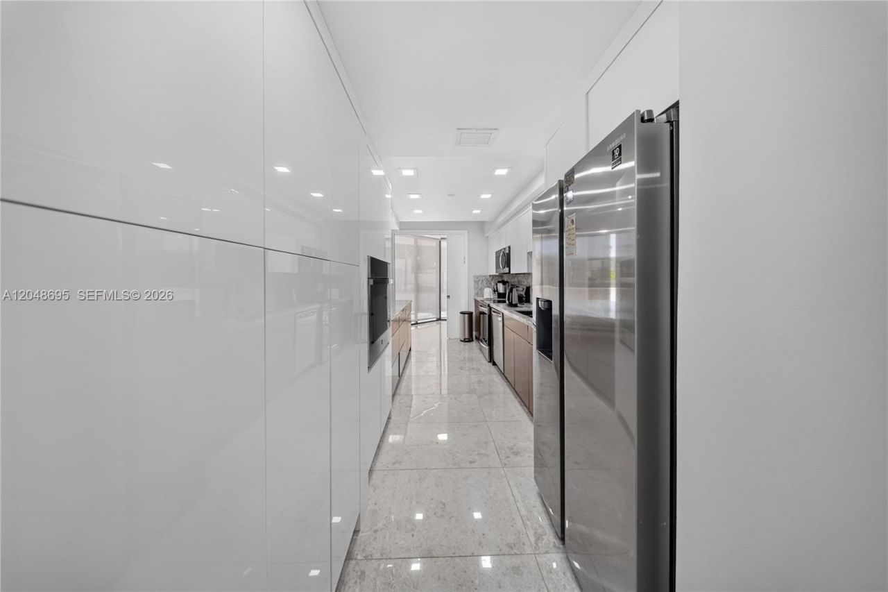2800 Island Blvd, Unit 302, Aventura, FL 33160 Photo