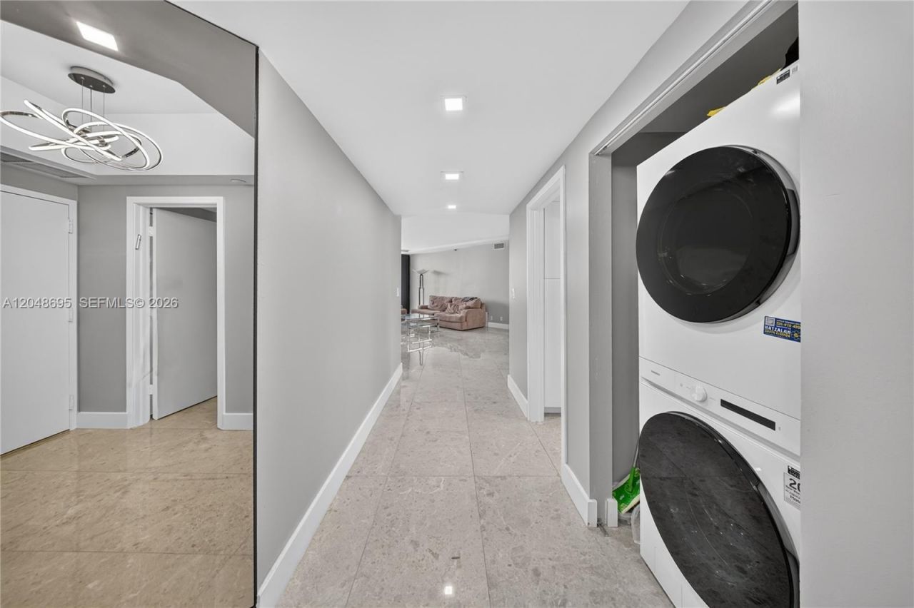 2800 Island Blvd, Unit 302, Aventura, FL 33160 Photo