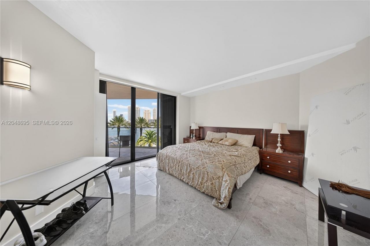 2800 Island Blvd, Unit 302, Aventura, FL 33160 Photo