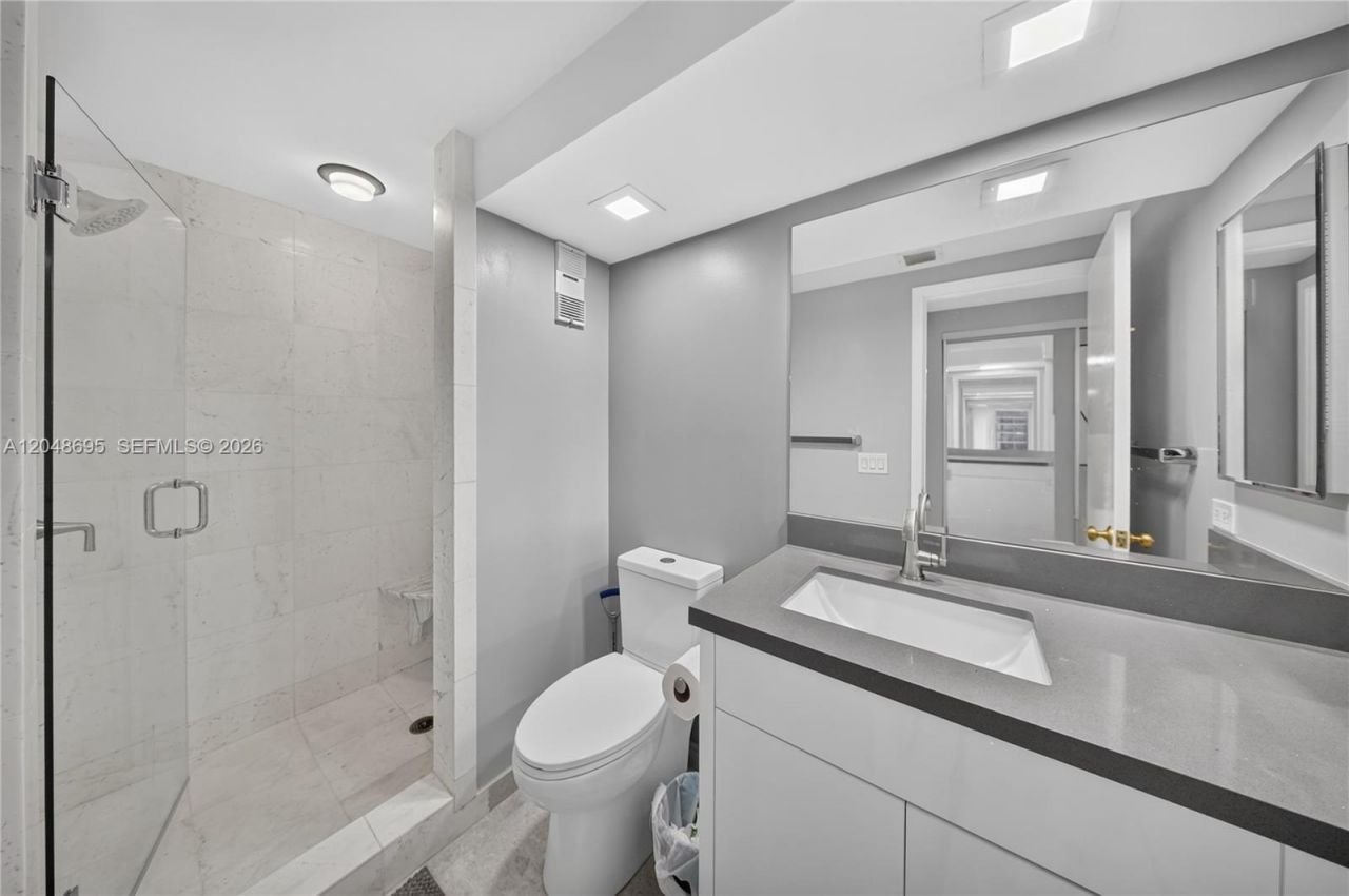 2800 Island Blvd, Unit 302, Aventura, FL 33160 Photo