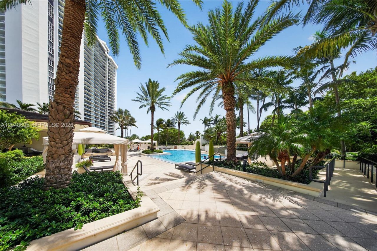 2800 Island Blvd, Unit 302, Aventura, FL 33160 Photo