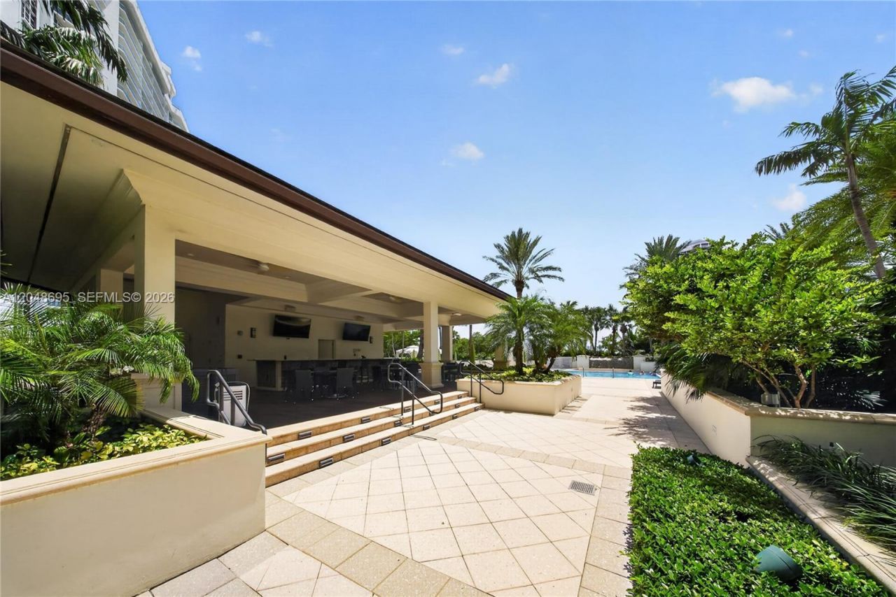 2800 Island Blvd, Unit 302, Aventura, FL 33160 Photo