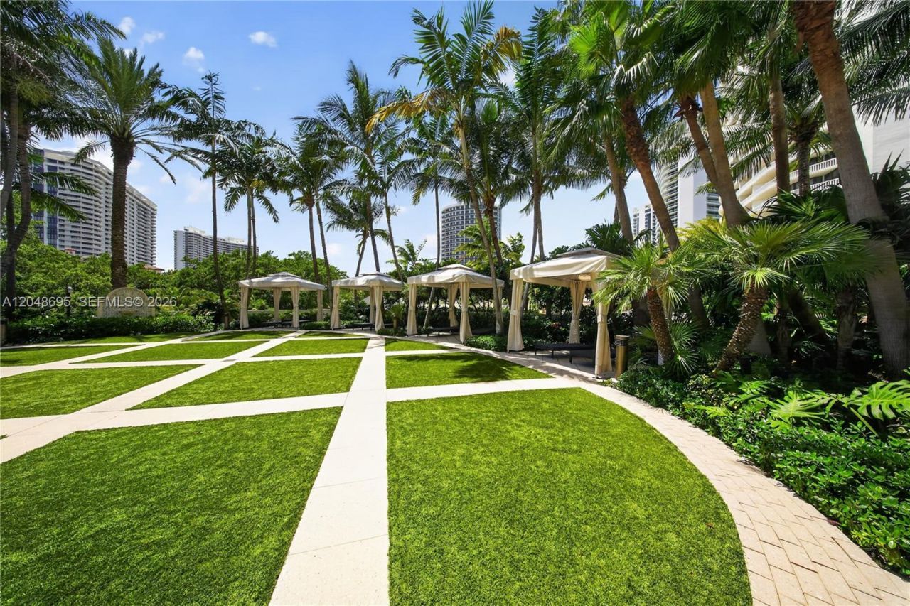 2800 Island Blvd, Unit 302, Aventura, FL 33160 Photo