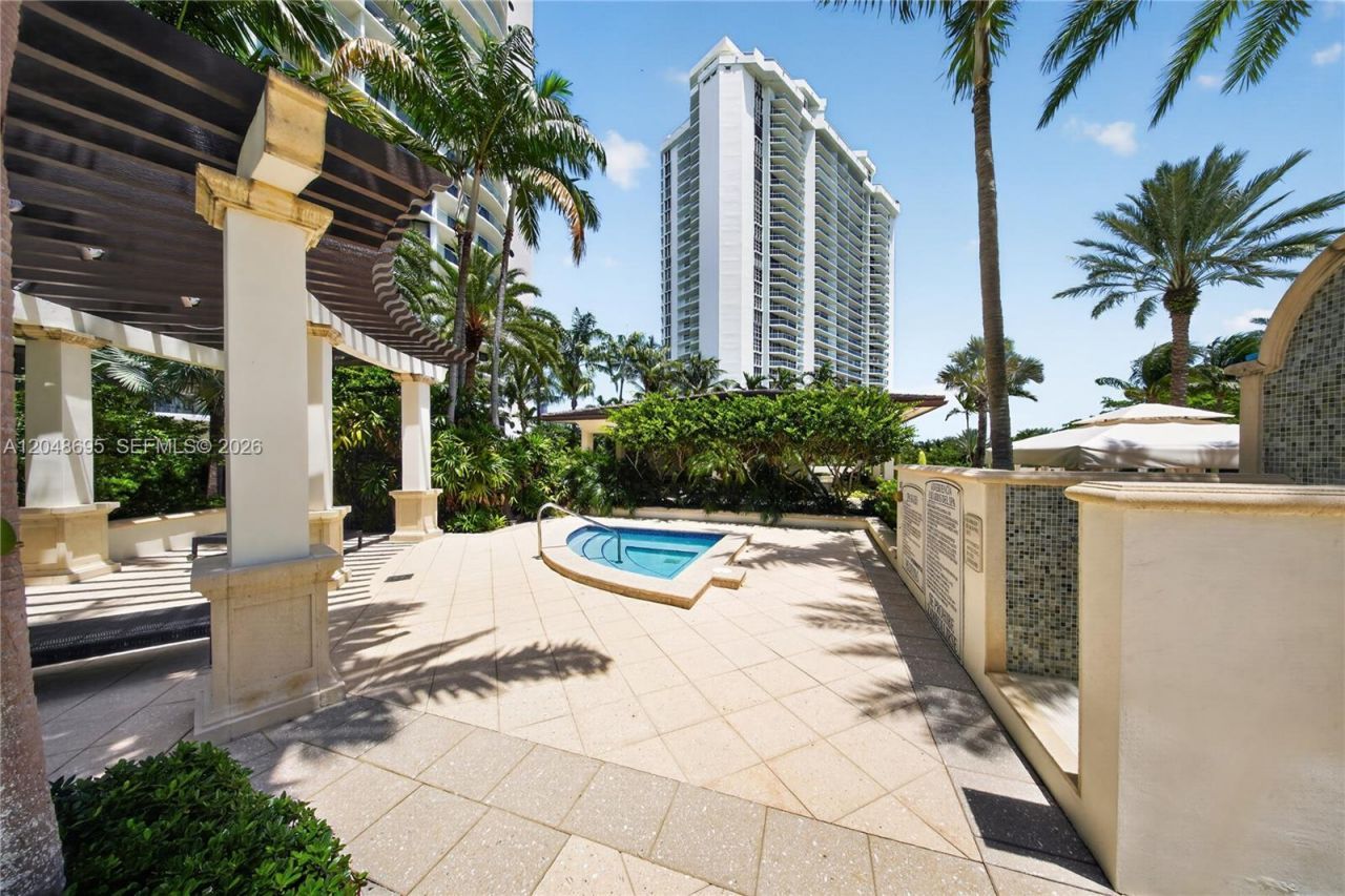 2800 Island Blvd, Unit 302, Aventura, FL 33160 Photo
