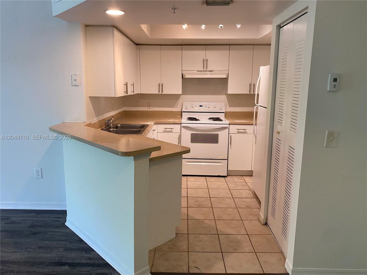 4177 N Haverhill Rd , Unit 808, West Palm Beach, FL 33417 Photo