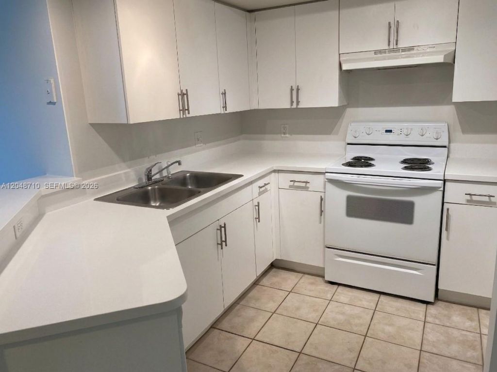 4177 N Haverhill Rd, Unit 808, West Palm Beach, FL 33417 Photo