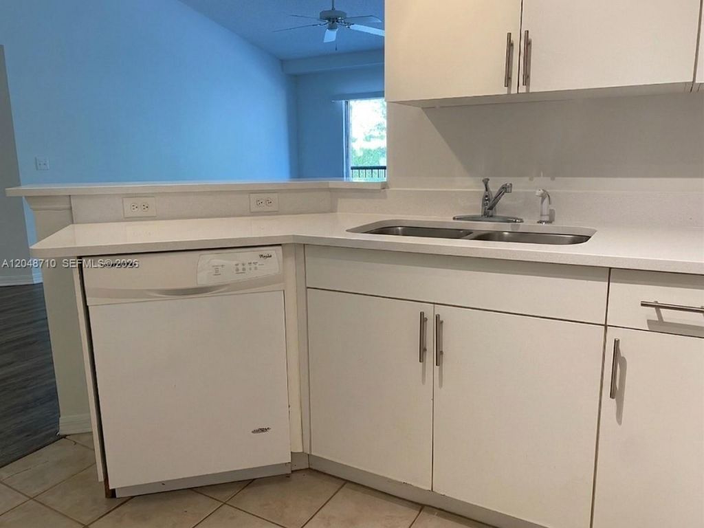 4177 N Haverhill Rd, Unit 808, West Palm Beach, FL 33417 Photo