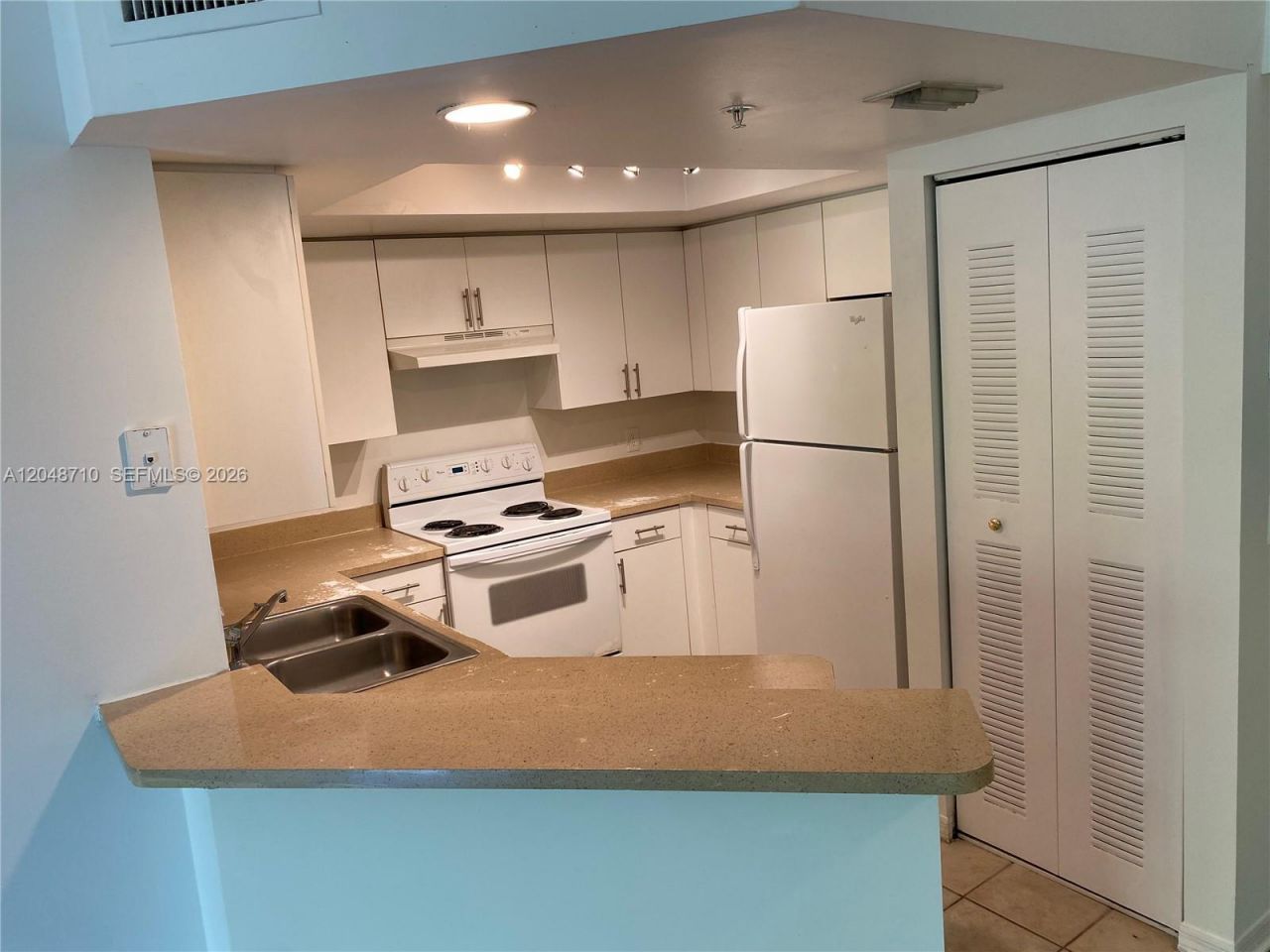 4177 N Haverhill Rd , Unit 808, West Palm Beach, FL 33417 Photo