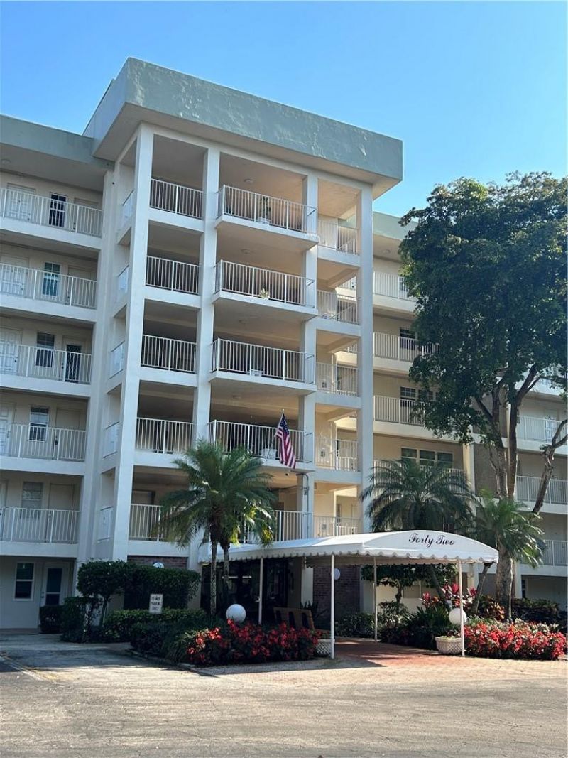 3150 N Course Lane, Unit 207, Pompano Beach, FL 33069 Photo