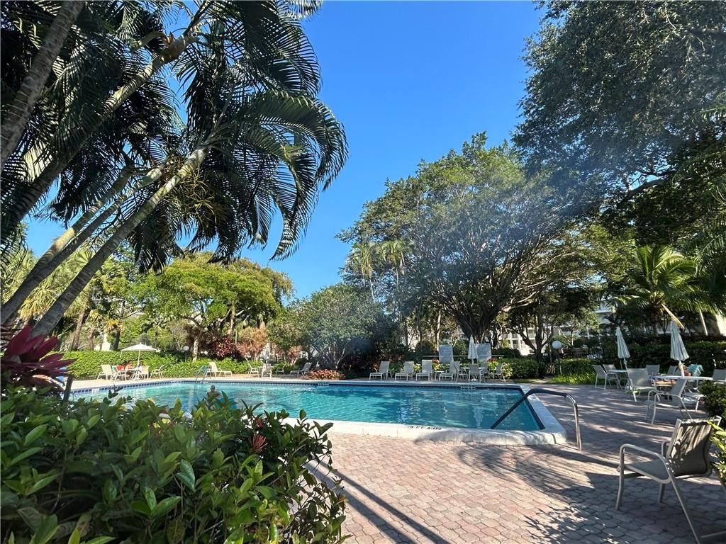3150 N Course Lane, Unit 207, Pompano Beach, FL 33069 Photo