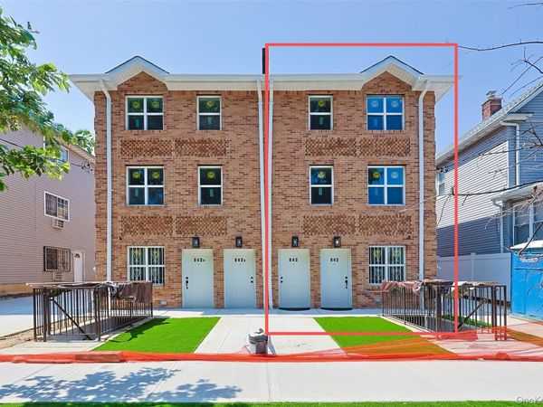 842 E 225th Street, Bronx, NY 10466