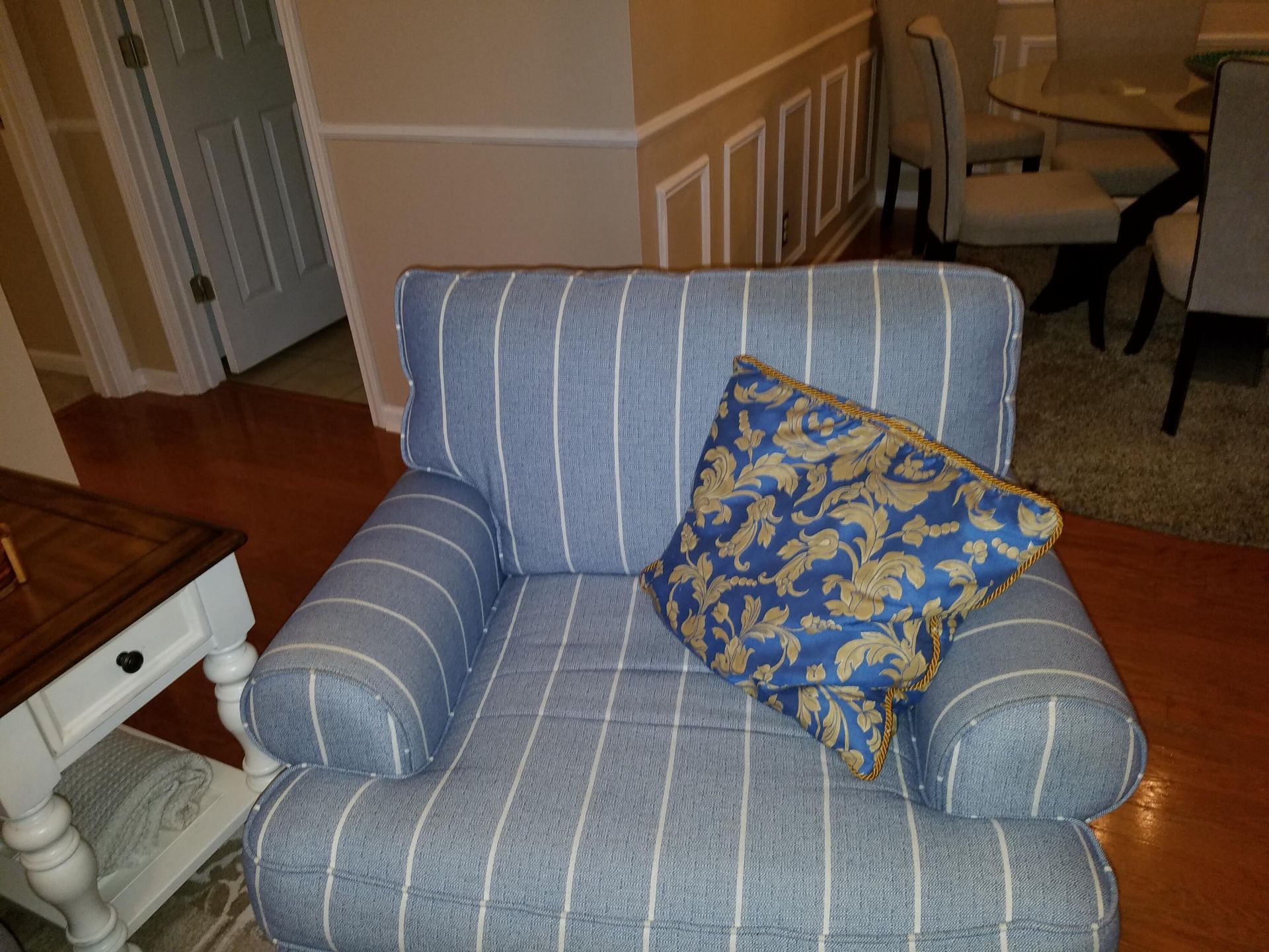 1600 Long Grove Drive Photo 11