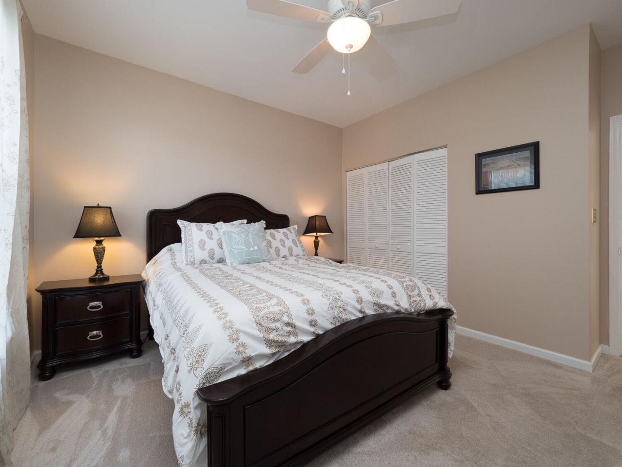 1600 Long Grove Drive Photo 12