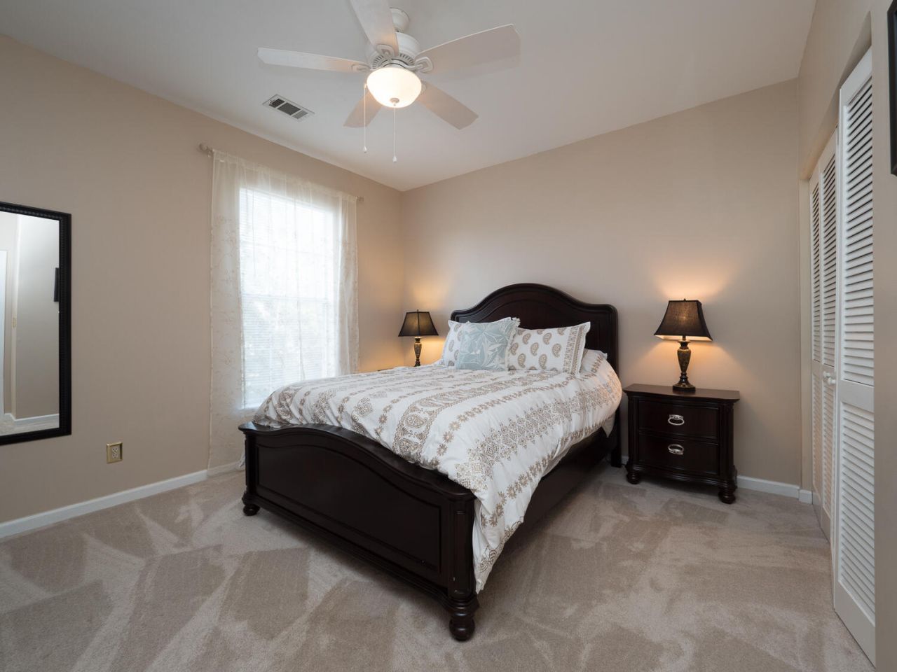 1600 Long Grove Drive Photo 13