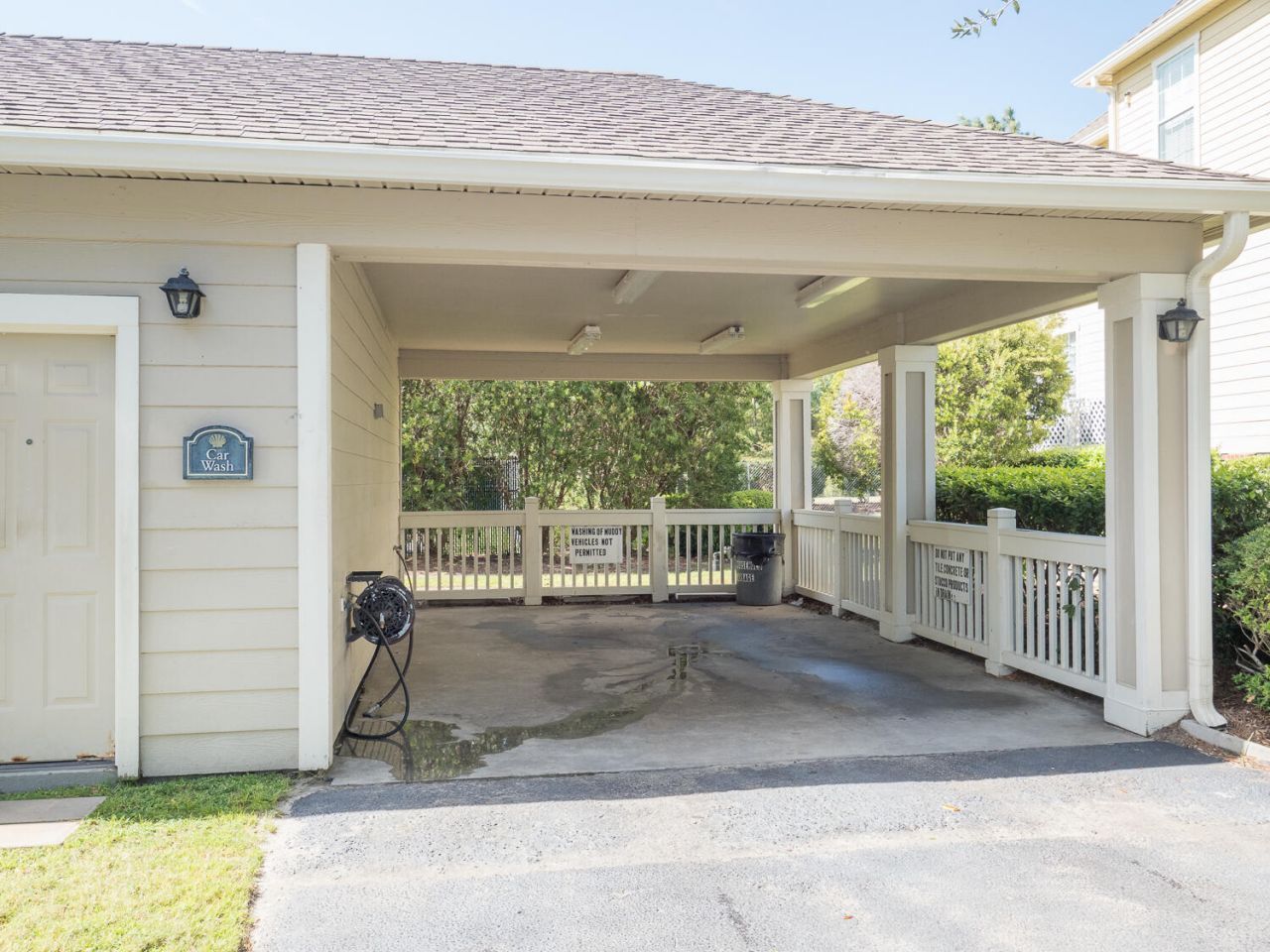 1600 Long Grove Drive Photo 21