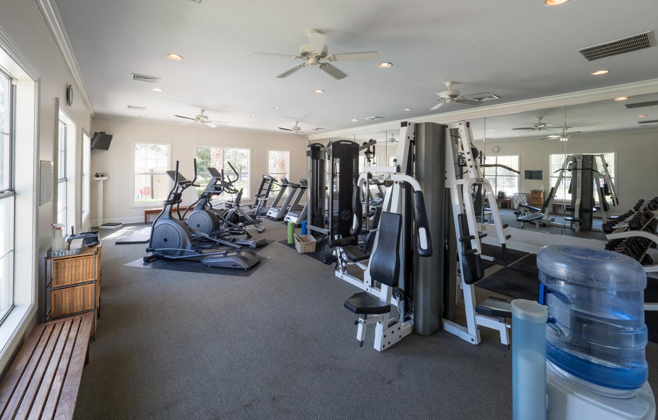 1600 Long Grove Drive Photo 24