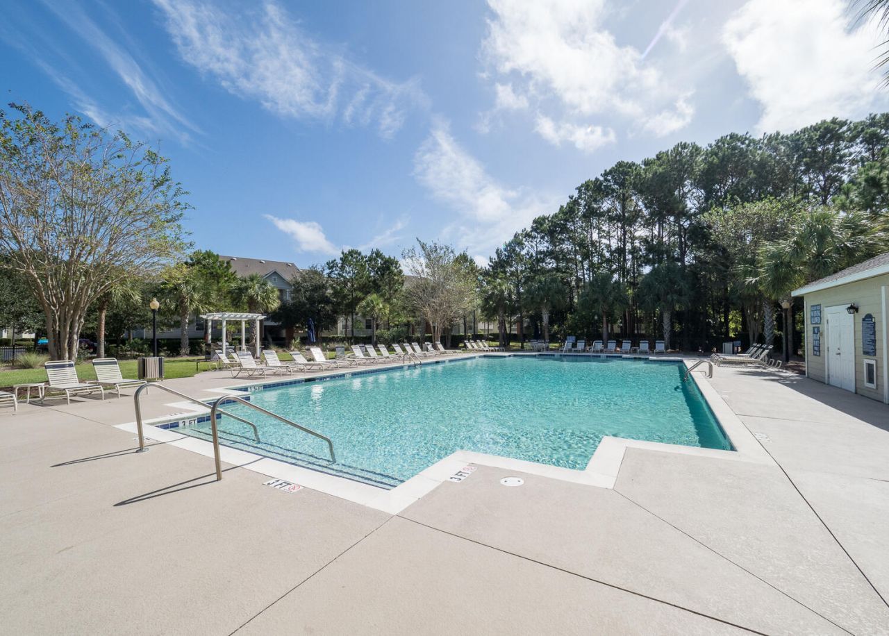 1600 Long Grove Drive Photo 25