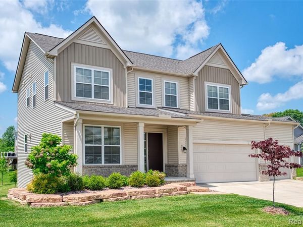 10070 Kylie Drive, Brighton, MI 48116