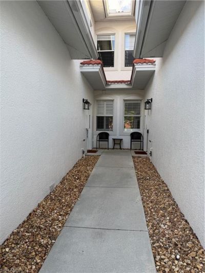 4700 Yacht Harbor Dr, Unit 622, Naples, FL 34112 Photo
