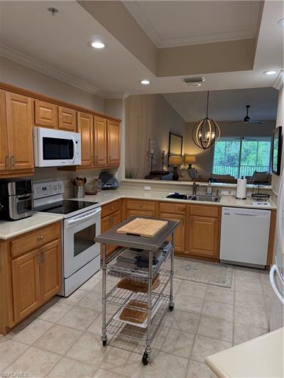 4700 Yacht Harbor Dr, Unit 622, Naples, FL 34112 Photo