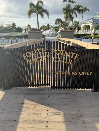 4700 Yacht Harbor Dr, Unit 622, Naples, FL 34112 Photo