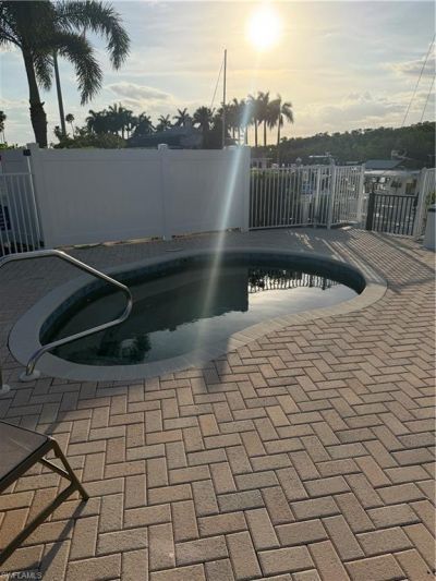 4700 Yacht Harbor Dr, Unit 622, Naples, FL 34112 Photo