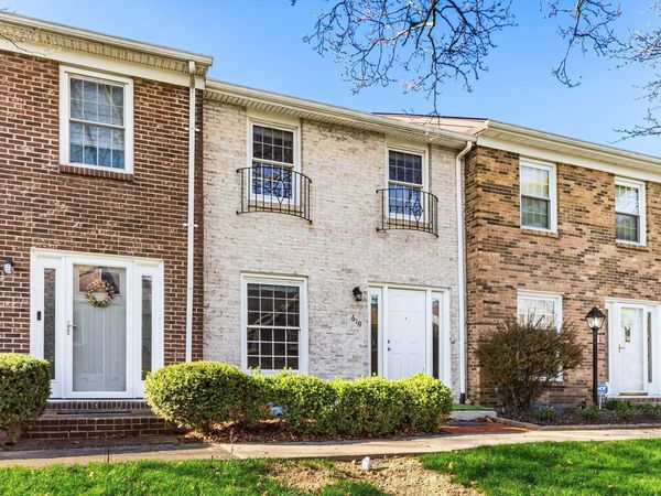 619 Dlyn Street , Columbus, OH 43228