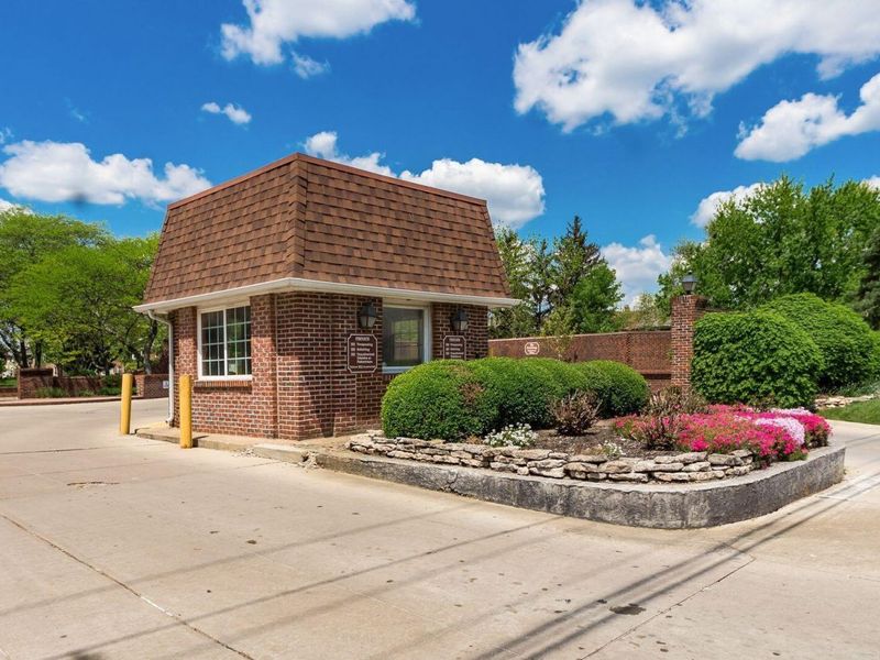 619 Dlyn Street, Columbus, OH 43228 Photo 32
