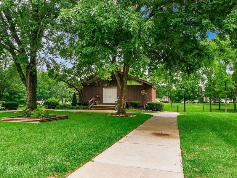 619 Dlyn Street, Columbus, OH 43228 Photo 47