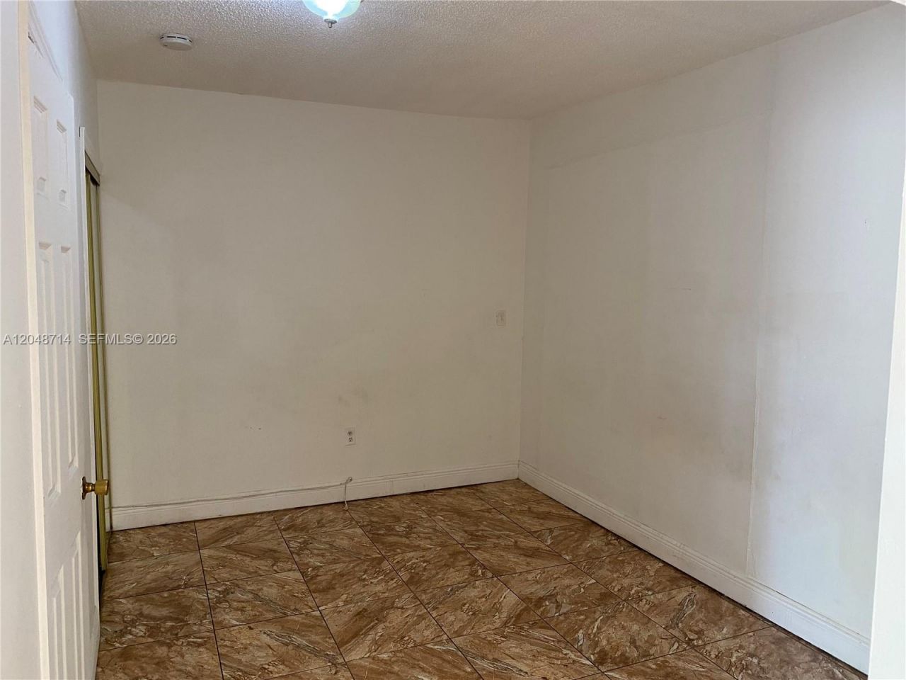 2460 NW 15th St , Unit 4, Miami, FL 33125 Photo