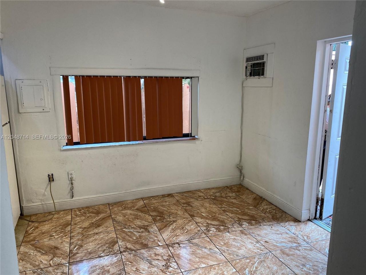 2460 NW 15th St , Unit 4, Miami, FL 33125 Photo